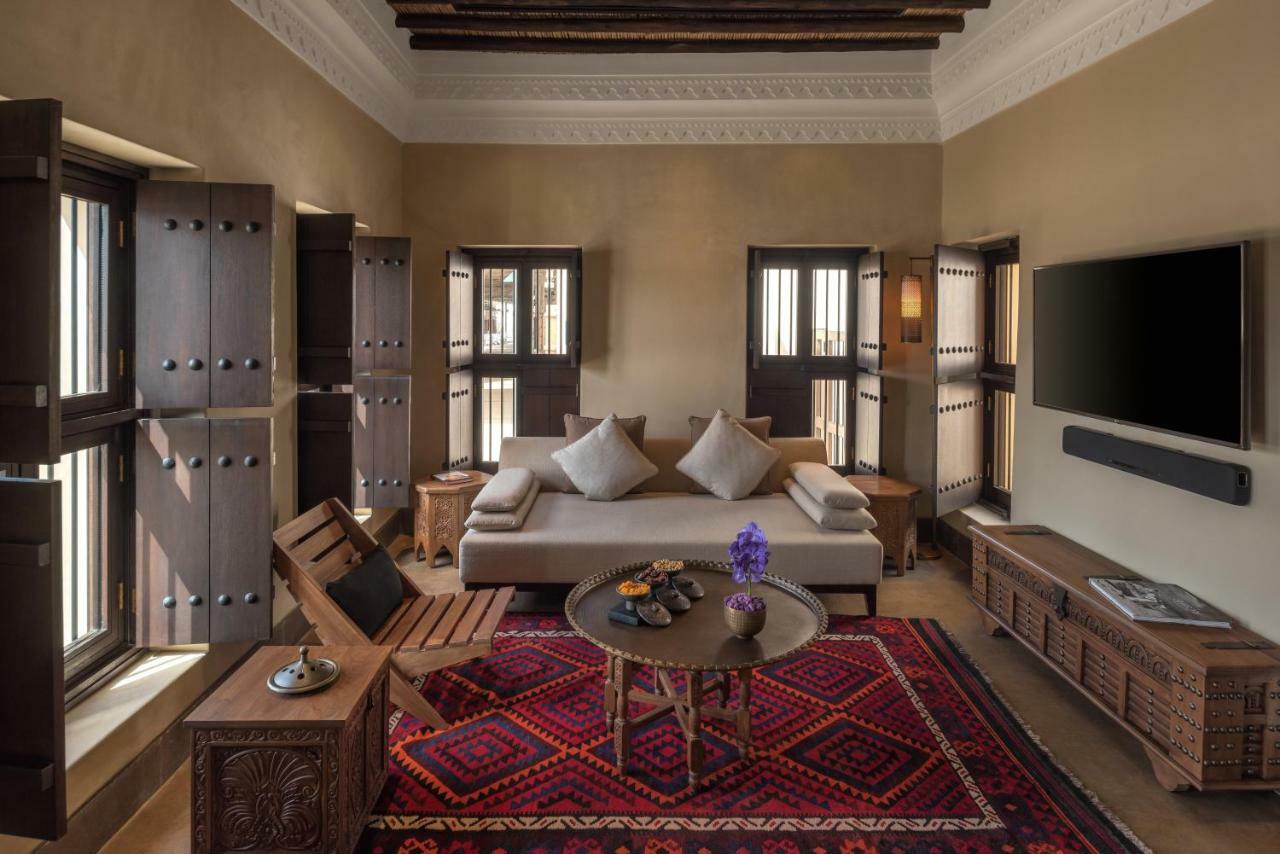 מלון The Chedi Al Bait, שארג'ה מראה חיצוני תמונה A living room at the hotel