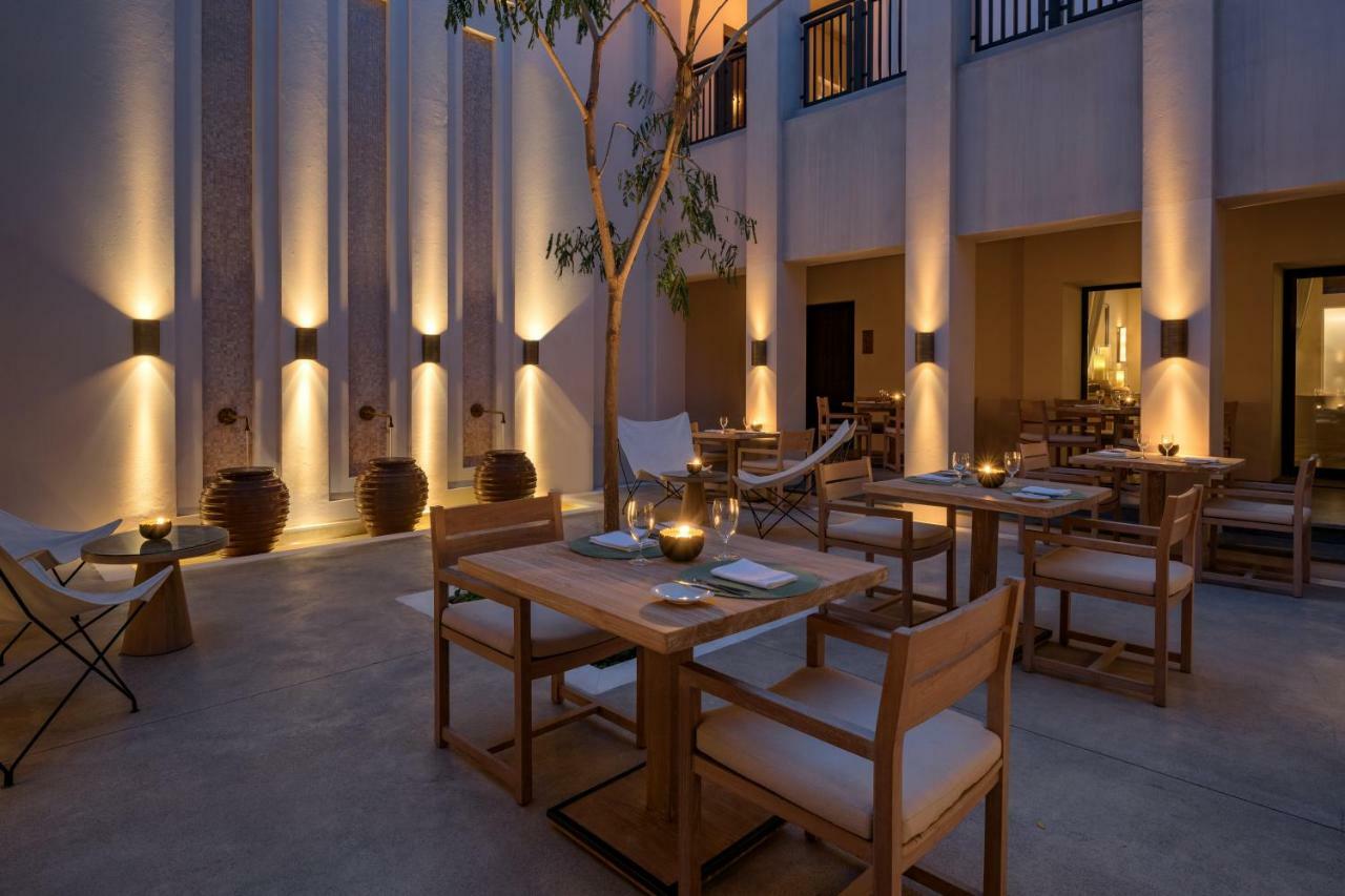מלון The Chedi Al Bait, שארג'ה מראה חיצוני תמונה The restaurant at the hotel
